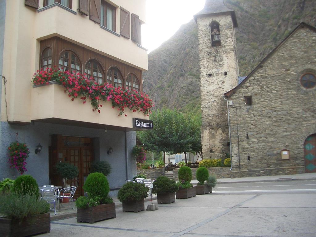Hostal Montana Alins Exterior foto