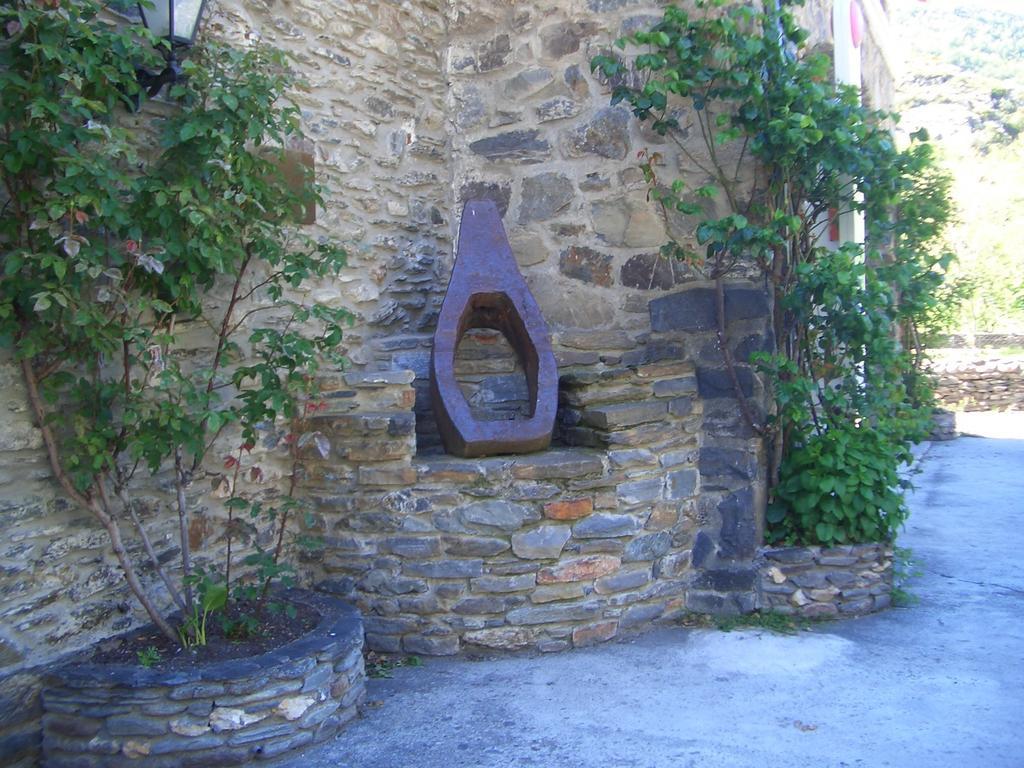 Hostal Montana Alins Exterior foto